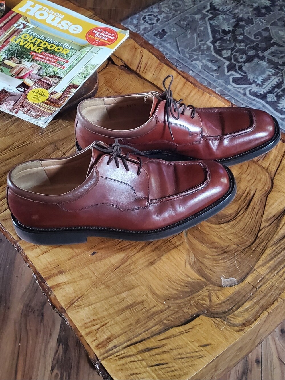 Johnston & Murphy Men's Chestnut Brown Leather Lace-Up Oxfords